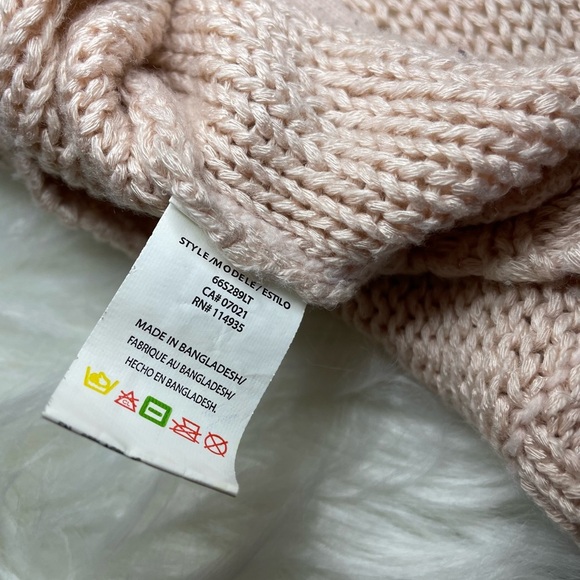 Light Pink Medium Knit Sweater with Zipper Accents on Bottom - Picture 8 of 10